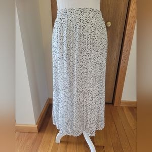 Midi pleated polka dot skirt